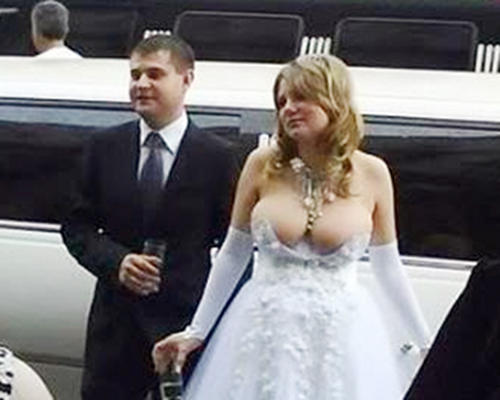 ugly-wedding-dress-boobs